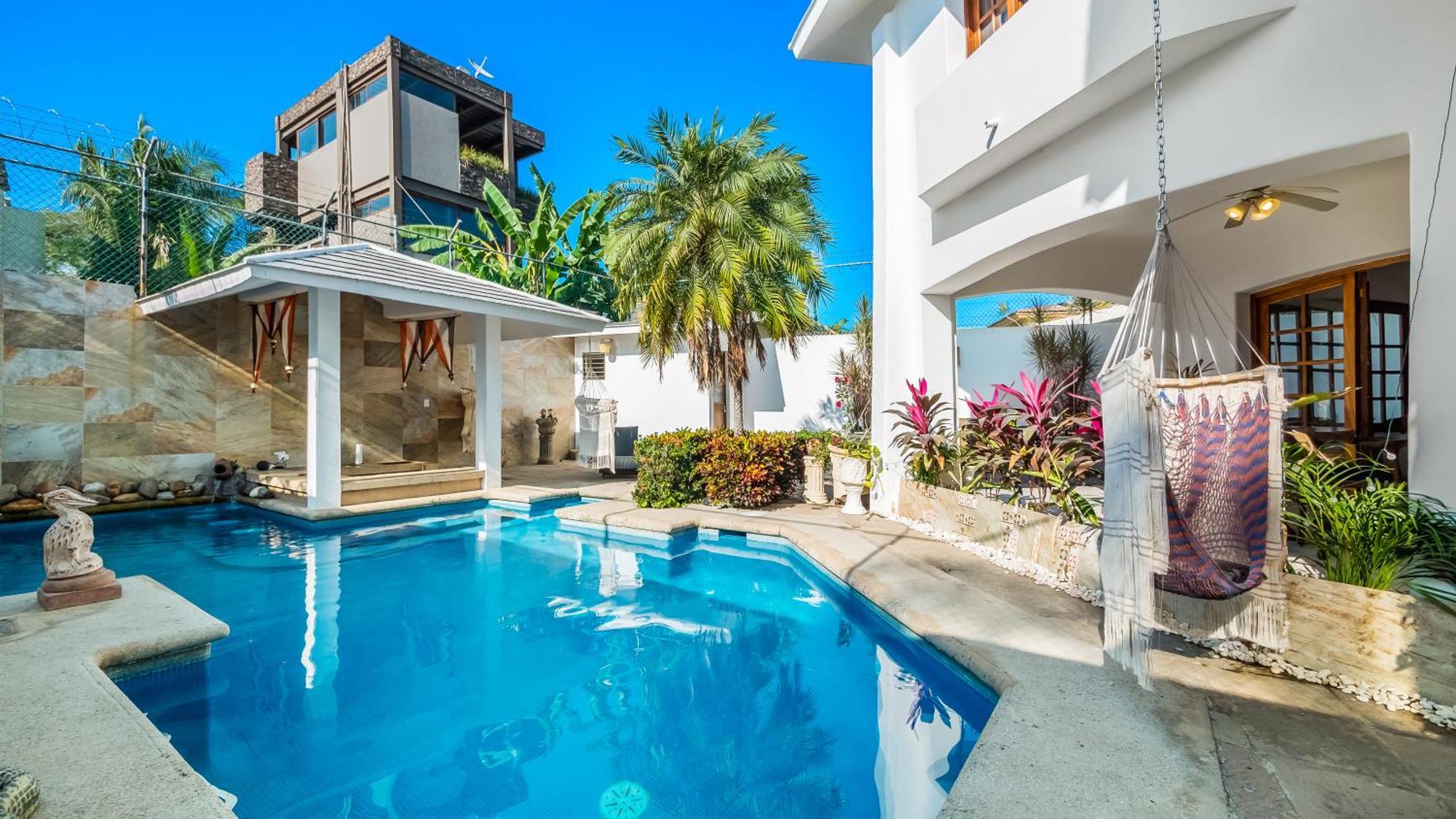 Casa Luana: Luxury Oasis Designer With Pool And Garden *